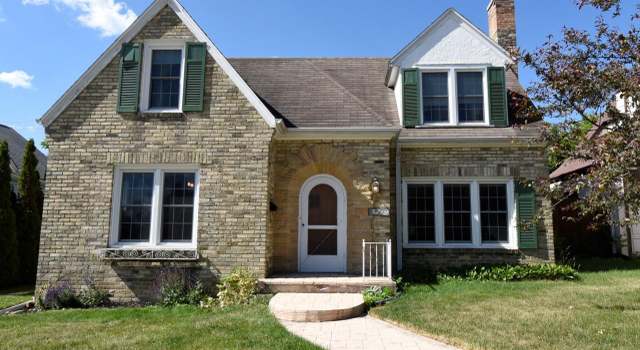 Photo of 3219 Moorland Ave, Racine, WI 53405