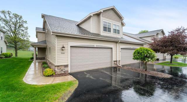 Photo of 590 Cedar Bluffs Way, Slinger, WI 53086