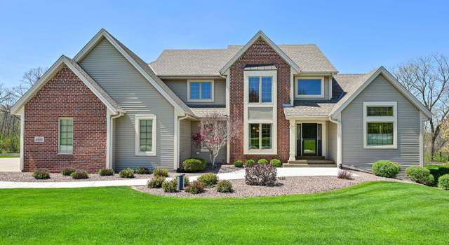 Photo of 4925 S Rolling Meadow Dr, New Berlin, WI 53146