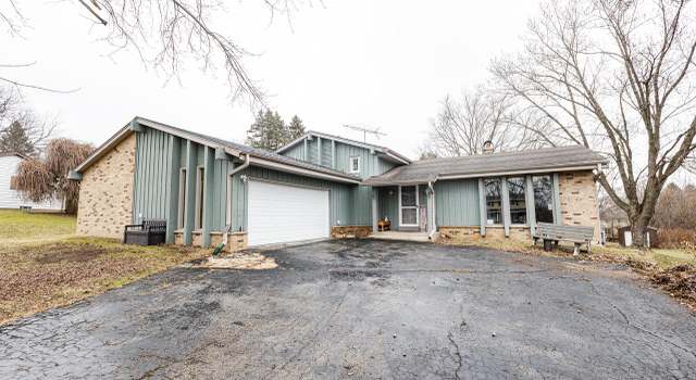 Photo of W272S4136 Timber Trl, Waukesha, WI 53189