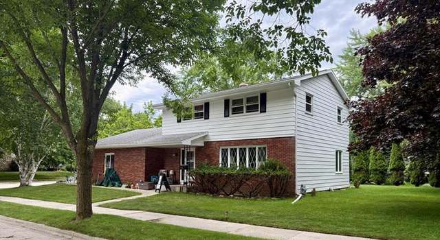 Photo of 3107 Cherokee Dr, Sheboygan, WI 53083