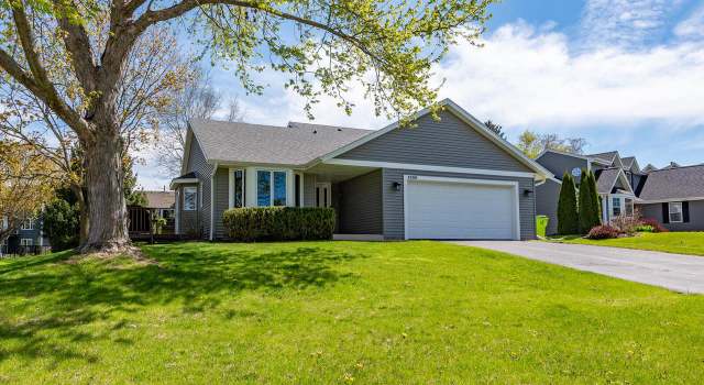 Photo of 1030 Wellington Way, Hartland, WI 53029