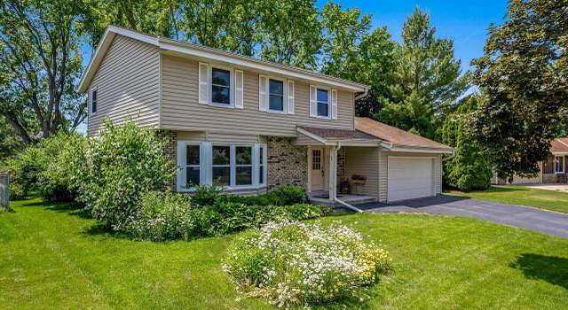 Photo of 1512 David Ln, Waukesha, WI 53189