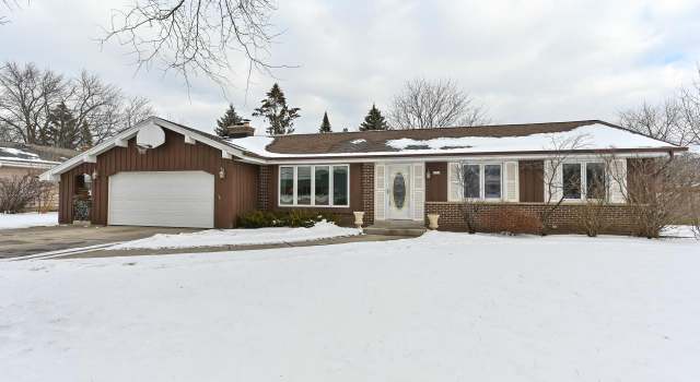 Photo of 8034 S 13th St, Oak Creek, WI 53154