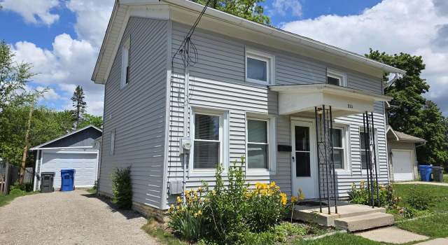 Photo of 218 Emerald St, Watertown, WI 53098