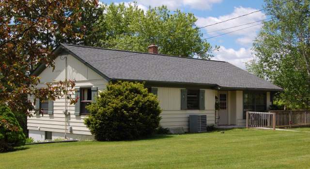 Photo of W4171 Center St, Fredonia, WI 53021