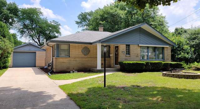 Photo of 7181 W Wedgewood Dr, Milwaukee, WI 53220