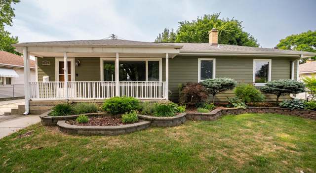 Photo of 1919 Gillen St, Racine, WI 53403