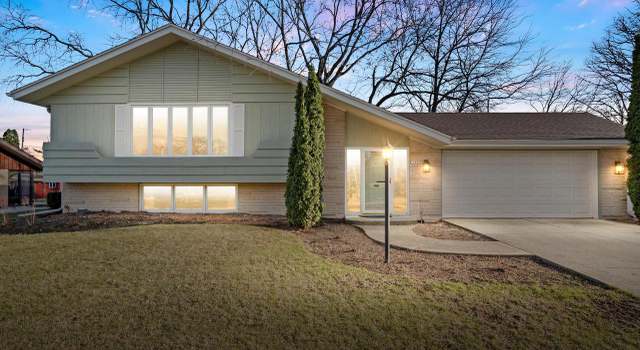 Photo of 11933 W Burdick Ave, West Allis, WI 53227