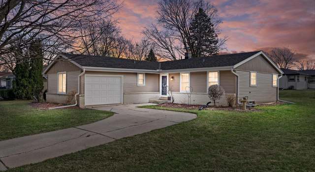 Photo of 5229 Lakeside Dr, Greendale, WI 53129