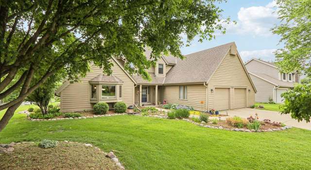 Photo of 3930 S Woodhill Ln, New Berlin, WI 53151