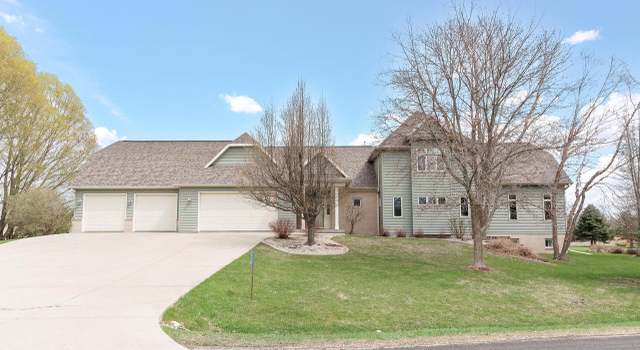 Photo of N736 N Water St, Watertown, WI 53098
