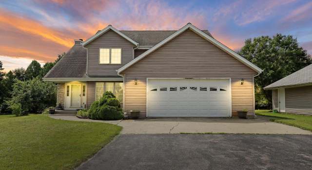 Photo of 33163 Washington Ave, Burlington, WI 53105