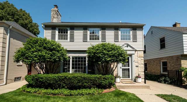 Photo of 2346 N 90th St, Wauwatosa, WI 53226