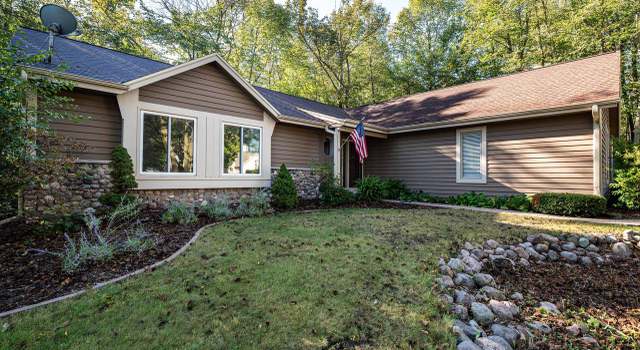 Photo of S85W19575 Colonial Ct, Muskego, WI 53150