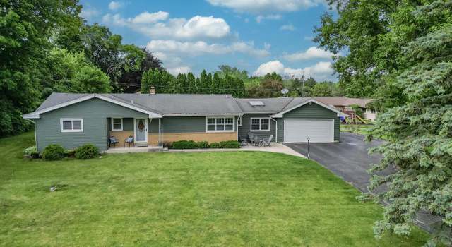 Photo of 13540 W Dakota St, New Berlin, WI 53151