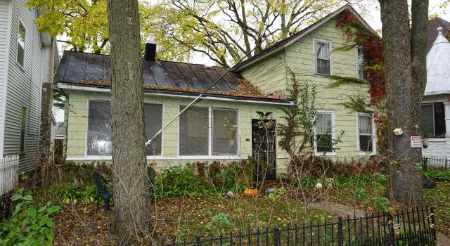 Photo of 1441 Charles St, La Crosse, WI 54603
