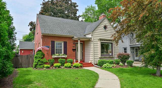 Photo of 2323 N 72nd St, Wauwatosa, WI 53213