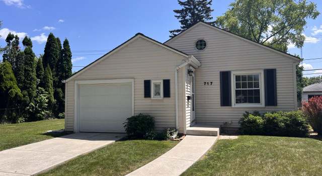 Photo of 717 E Hampton Rd, Whitefish Bay, WI 53217