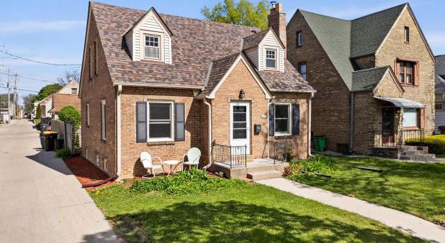 Photo of 2662 N 72nd St, Wauwatosa, WI 53213