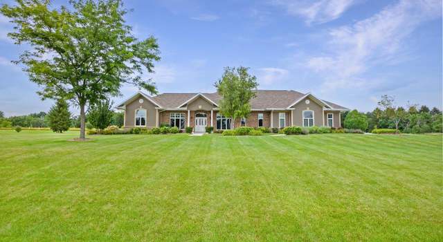 Photo of W320S3467 S Esser Dr, Waukesha, WI 53189