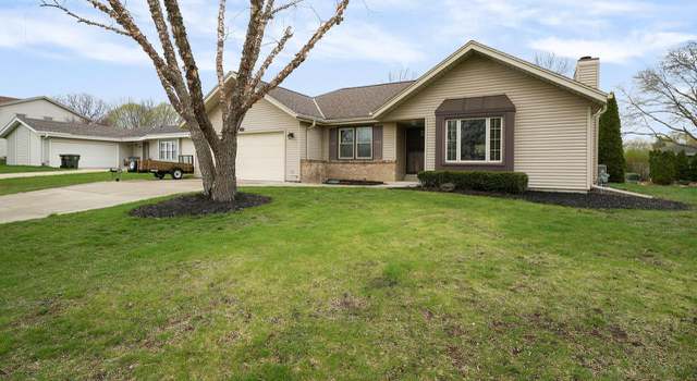 Photo of 4410 S Regal Manor Dr, New Berlin, WI 53151