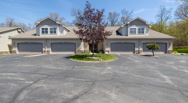 Photo of 572 Cedar Bluffs Way, Slinger, WI 53086