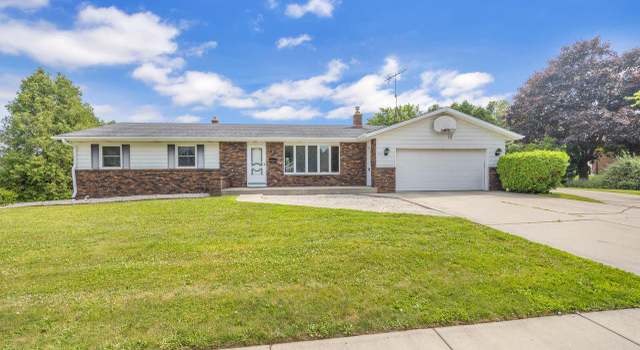 Photo of 413 Center Ave, Oostburg, WI 53070