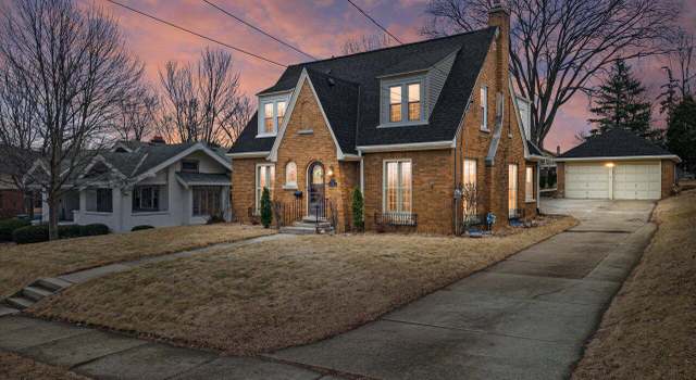 Photo of 115 N Hartwell Ave, Waukesha, WI 53186