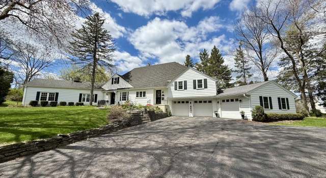 Photo of 1045 Grandview Dr, Elm Grove, WI 53122