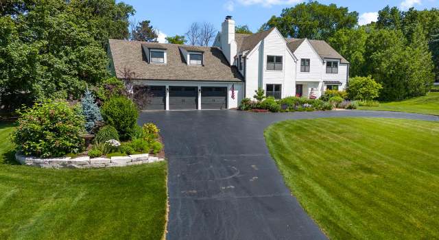 Photo of 1220 W River Ct, River Hills, WI 53217