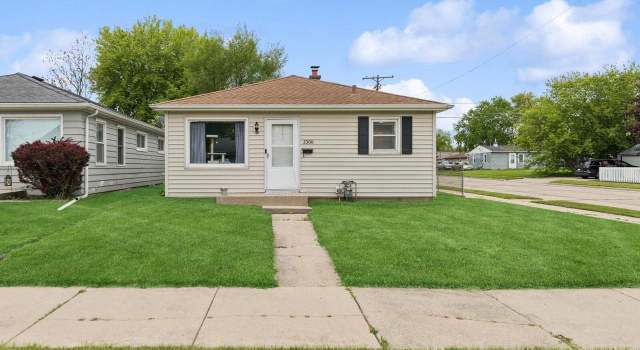 Photo of 2300 West Lawn Ave, Racine, WI 53405