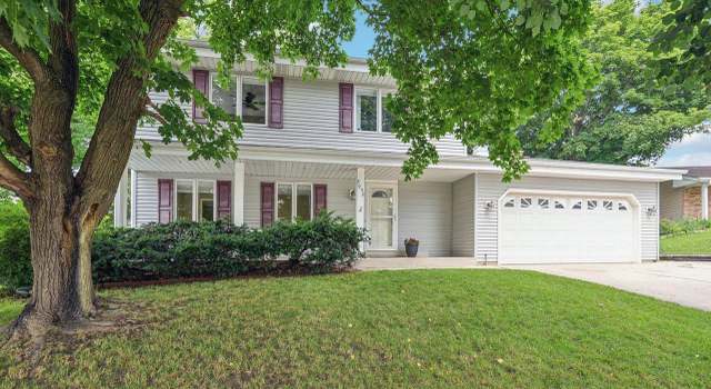 Photo of 2953 Coventry Ln, Waukesha, WI 53188