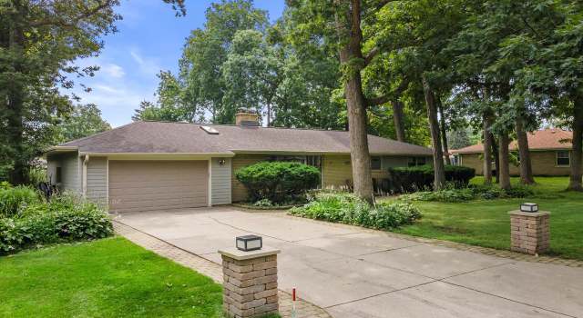 Property at 5016 S 34th St, Greenfield, WI 53221, 3 beds, 2.5 baths