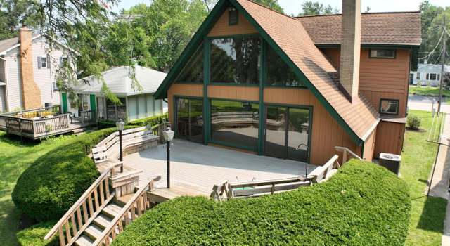Photo of 9128 Lake Park Dr, Genoa City, WI 53128