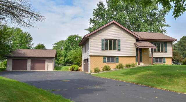 Photo of N57W35647 Misty Ter, Oconomowoc, WI 53066