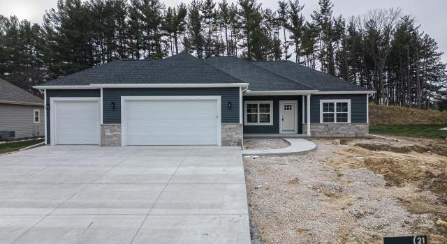Photo of 977 Pine Ridge Ct, Brownsville, WI 53006