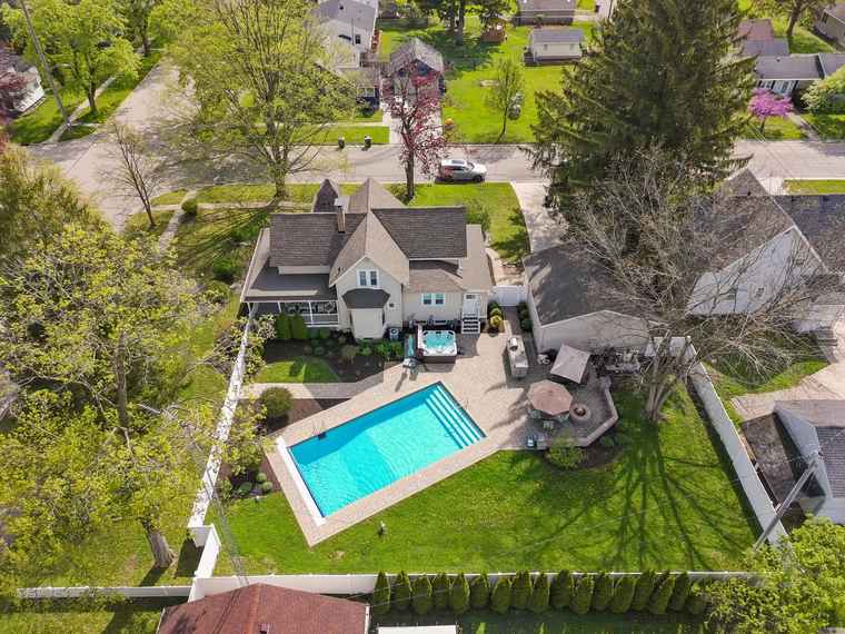 Photo of 406 Haskins St Lake Geneva, WI 53147