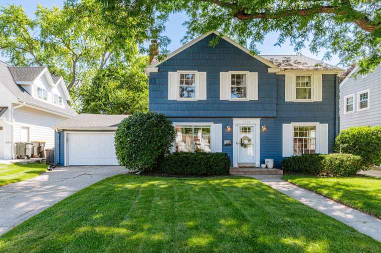 Photo of 2544 N 93rd St Wauwatosa, WI 53226
