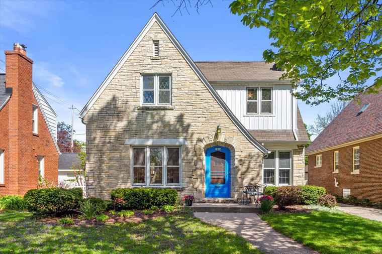 Photo of 2654 N 73rd St Wauwatosa, WI 53213