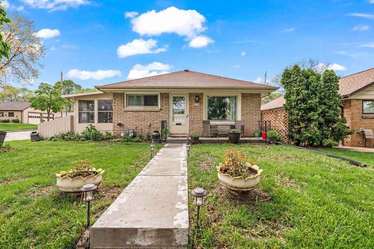 Photo of 3775 S 53rd St Milwaukee, WI 53220