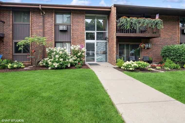 Photo of 1270 Wisconsin St Unit 210A Lake Geneva, WI 53147