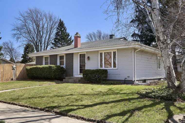 Photo of 5433 68th St Kenosha, WI 53142