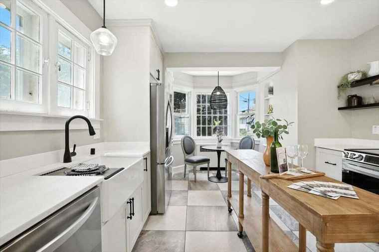 Photo of 1645 N 68th St Wauwatosa, WI 53213