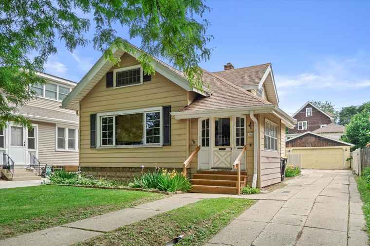 Photo of 2140 N 64th St Wauwatosa, WI 53213