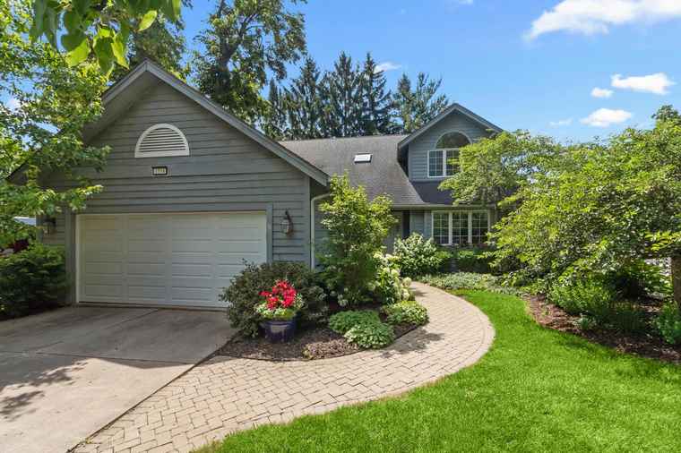 Photo of 1554 Orchard Ln Lake Geneva, WI 53147