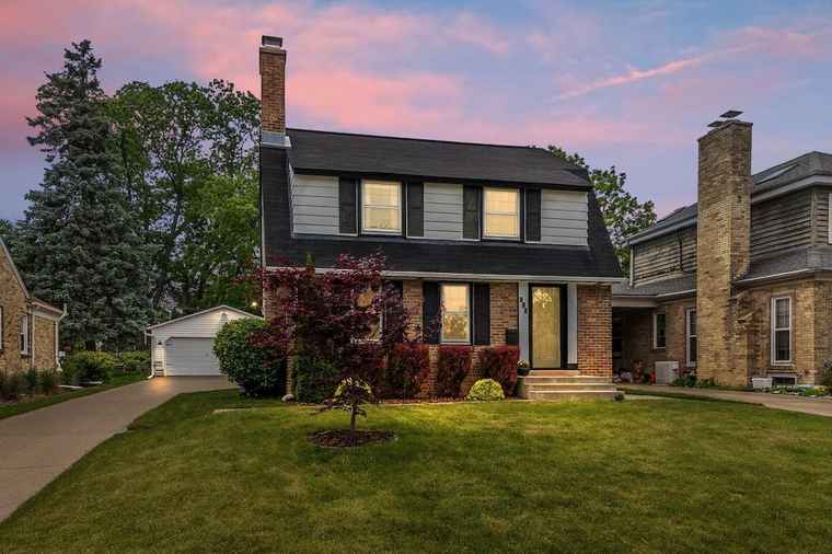 Photo of 231 Glenview Ave Wauwatosa, WI 53213
