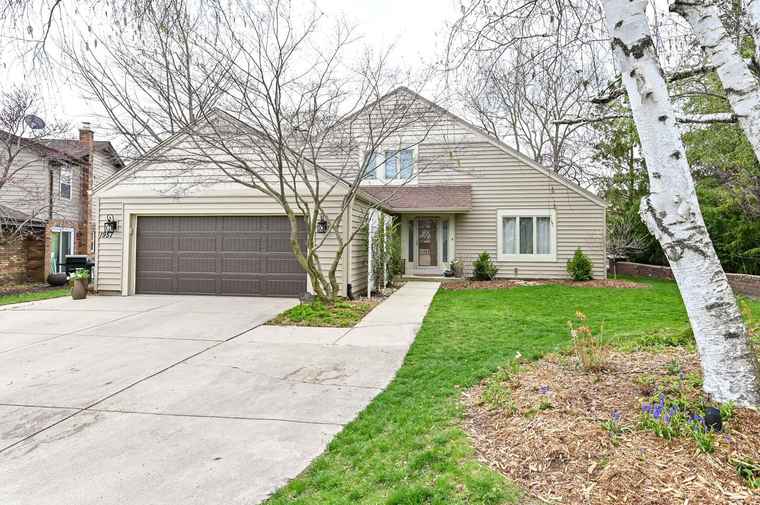 Photo of 1957 River Park Ct Wauwatosa, WI 53226