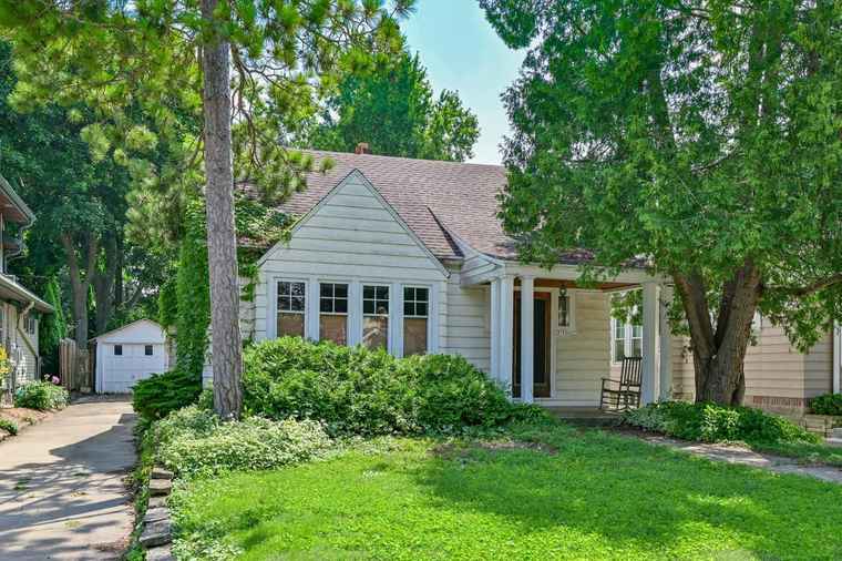 Photo of 7939 Hillcrest Dr Wauwatosa, WI 53213