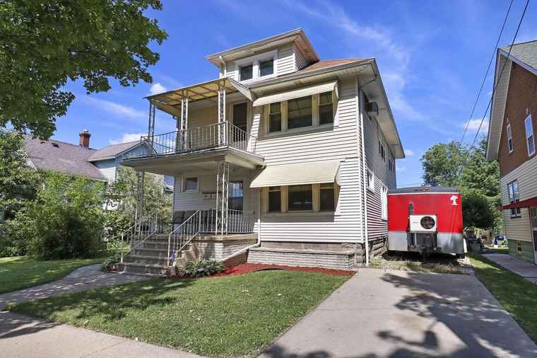 Photo of 6517 27th Ave Kenosha, WI 53143